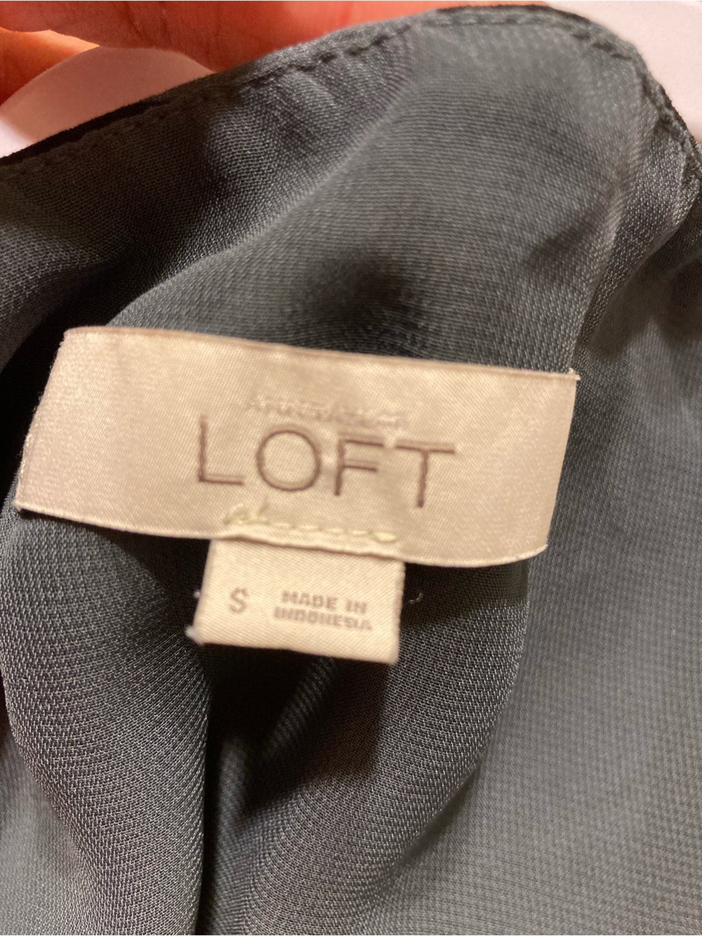 ⭐️⭐️Women's Ann Taylor Loft sleeveless blouse - size Small - Picture 2 of 3
